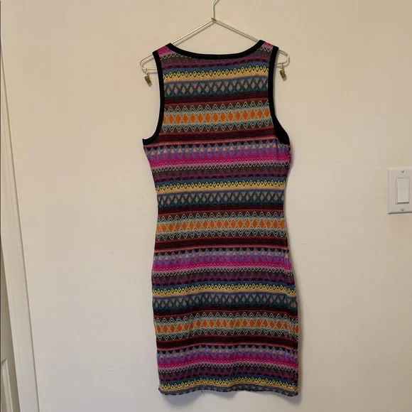 Colorful Patterned Sleeveless Dress 🌈 - Picture 4 of 4